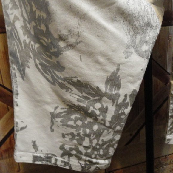 Funky Floral Wacky design Denim 24/7 capri~Big 26W~Funky metallic inspir… - Picture 5 of 5